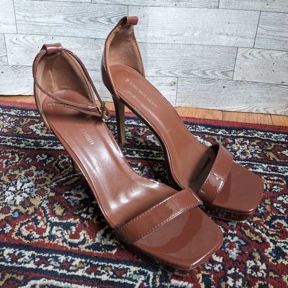 Nude/Rose Heels Size 9 *missing strap* - Picture 1 of 2